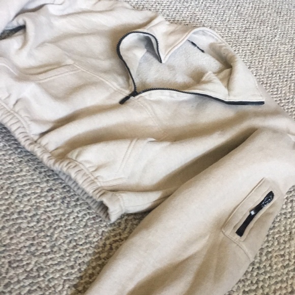 Cropped Sweater - Picture 2 of 4